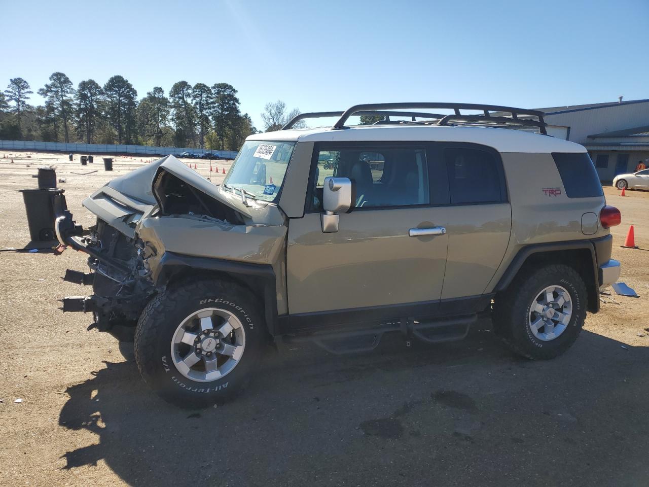TOYOTA FJ CRUISER 2011