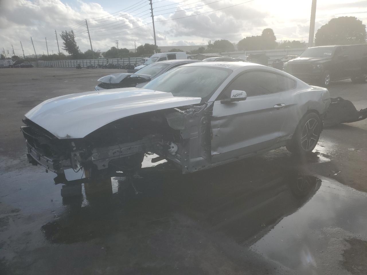 FORD MUSTANG 2022