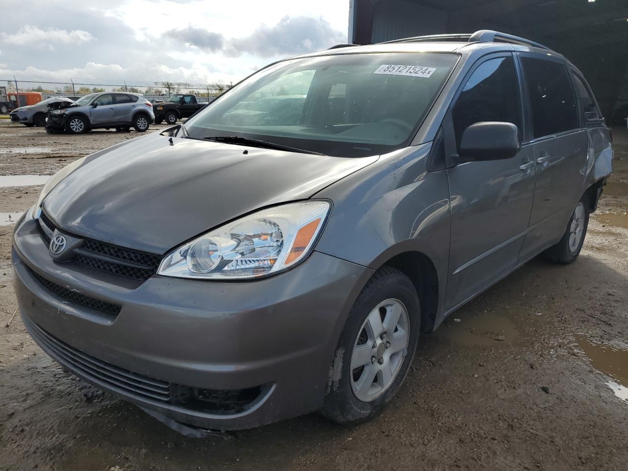 TOYOTA SIENNA CE 2004