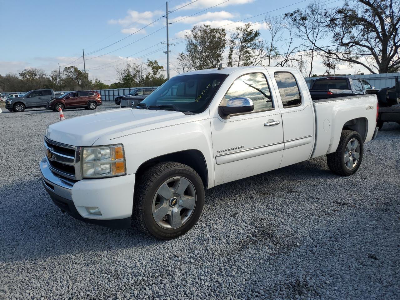 CHEVROLET SILVERADO 2011