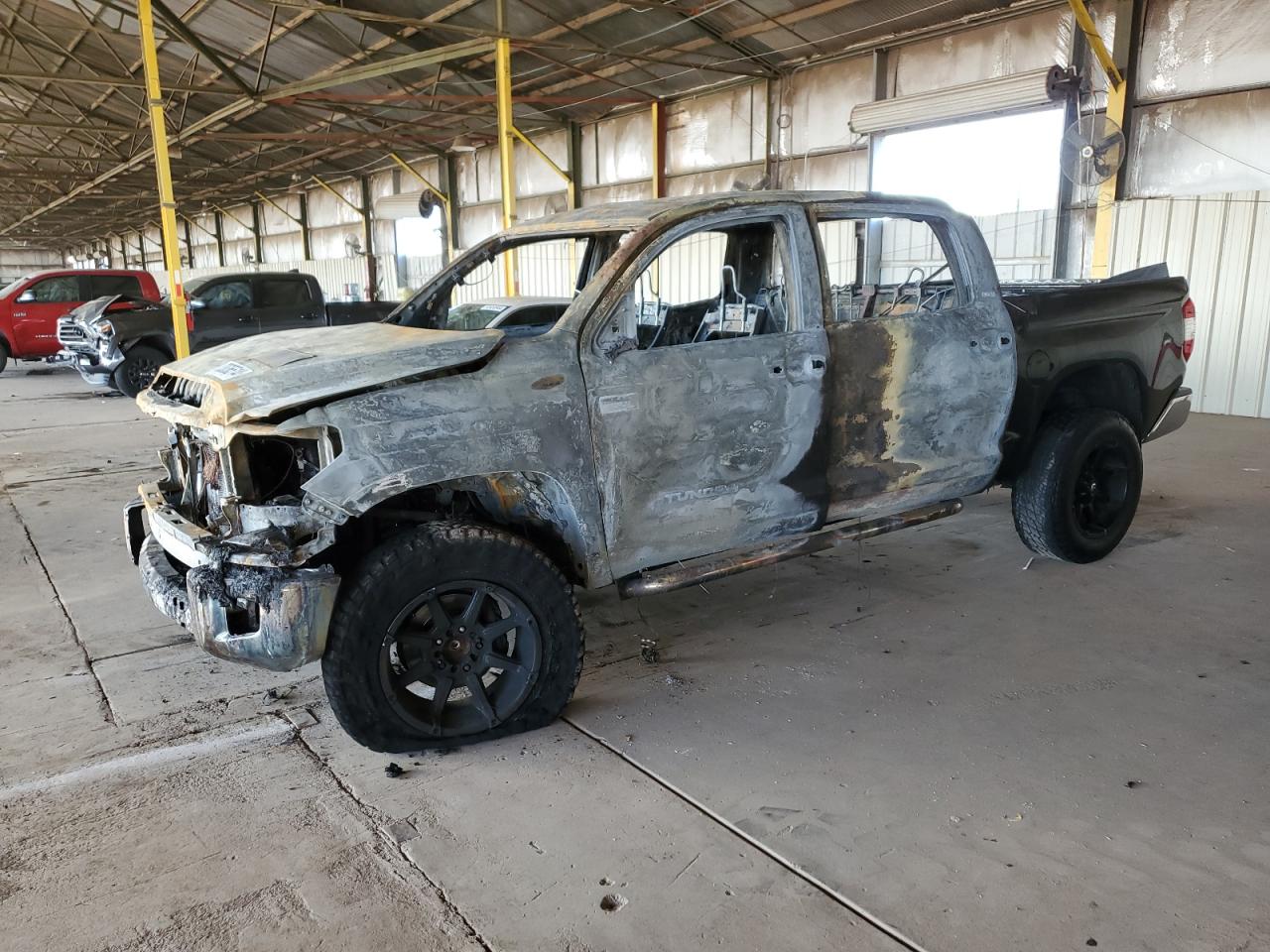 TOYOTA TUNDRA CRE 2014