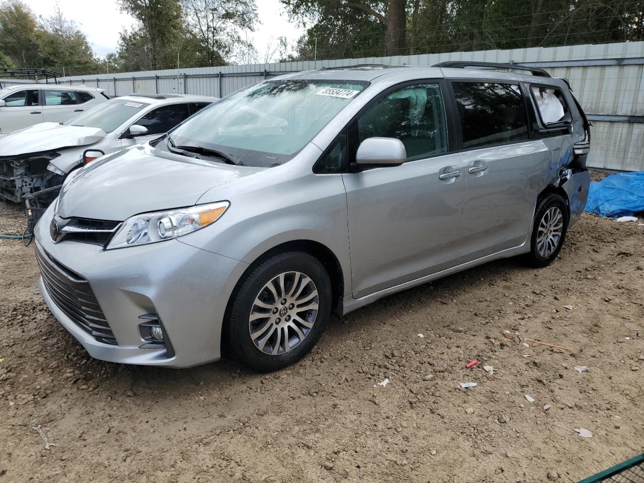 TOYOTA SIENNA XLE 2020