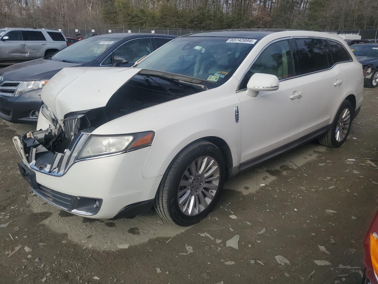 LINCOLN MKT 2012