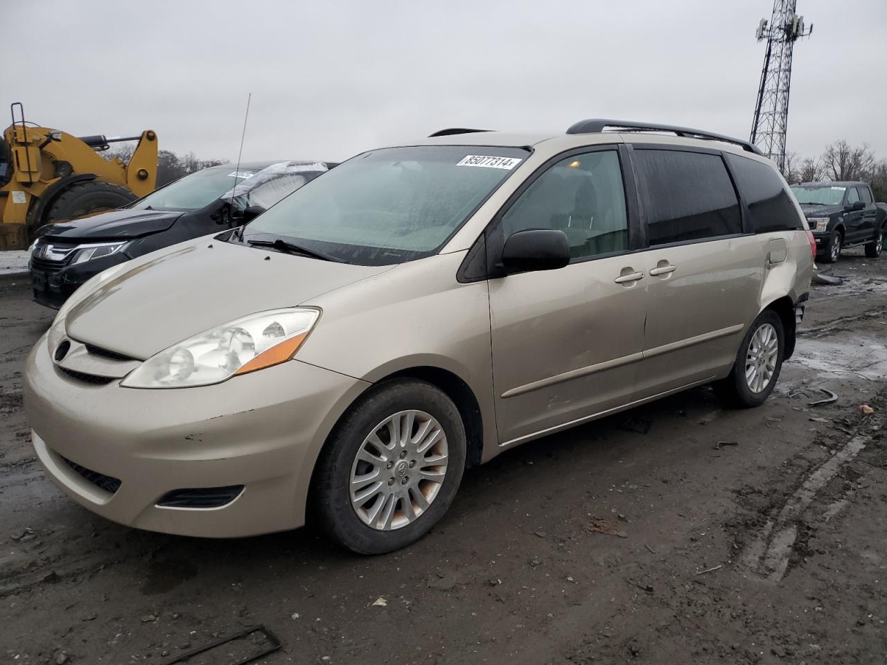 TOYOTA SIENNA CE 2010