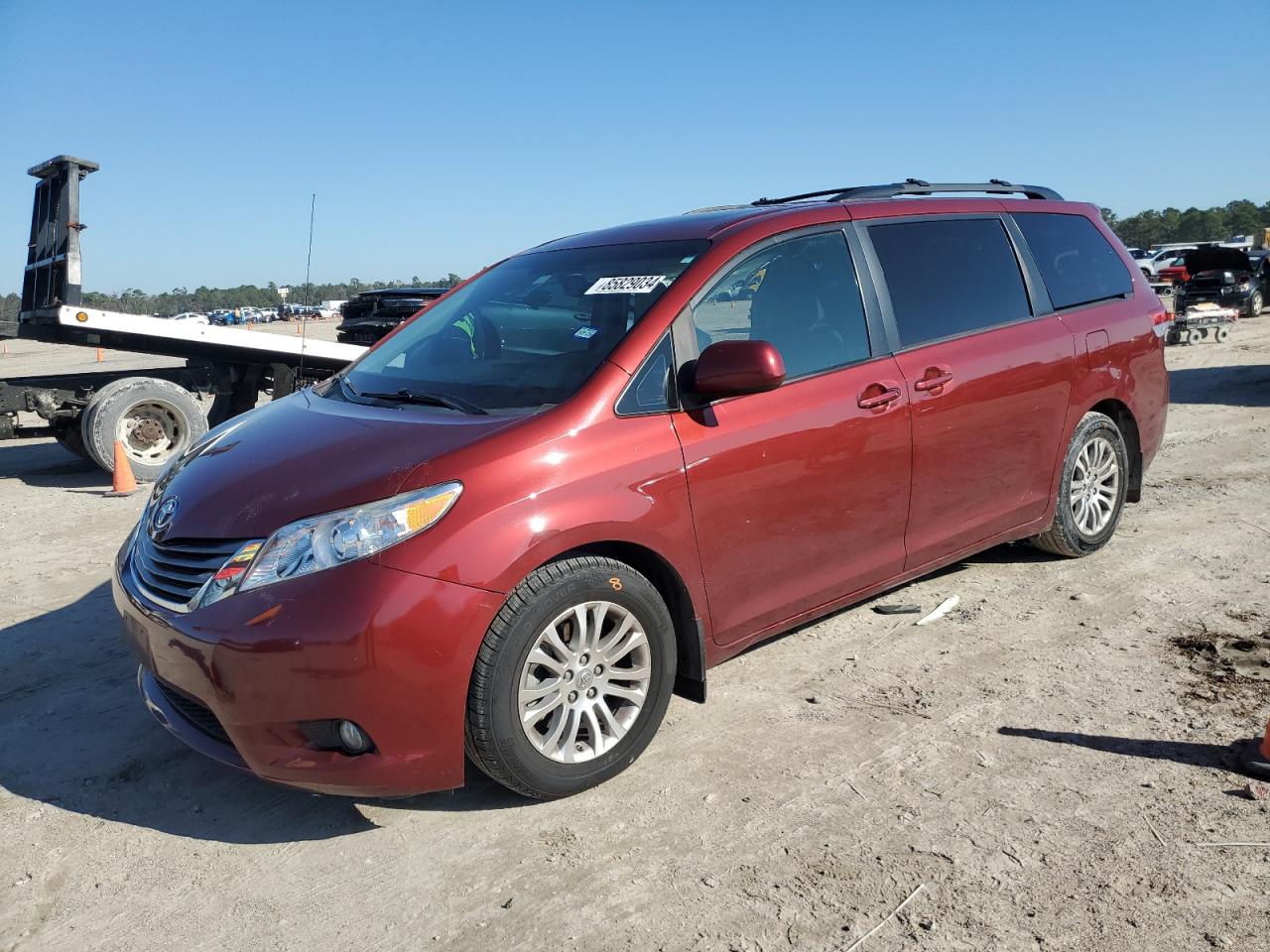 TOYOTA SIENNA XLE 2014