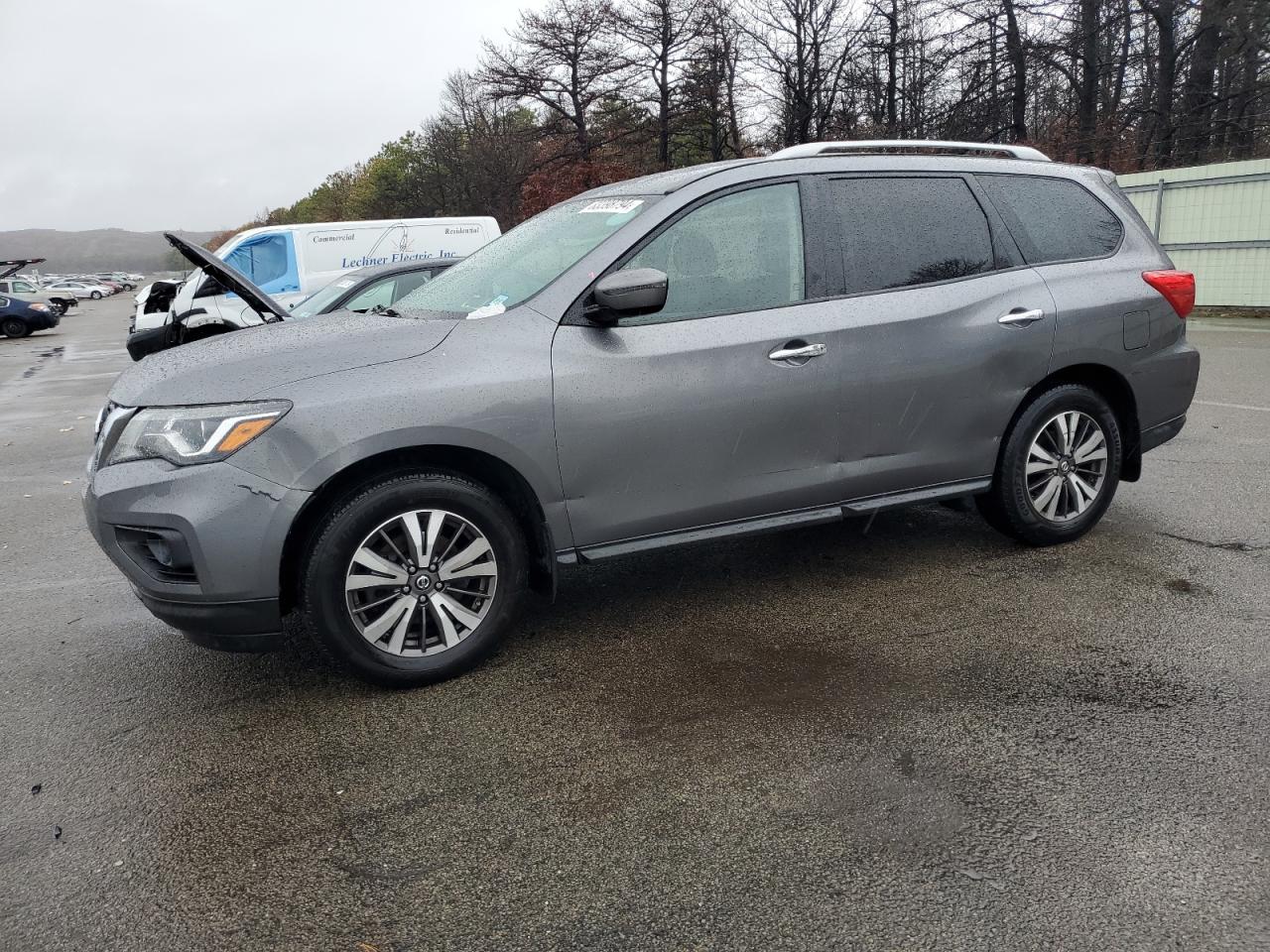 NISSAN PATHFINDER 2017