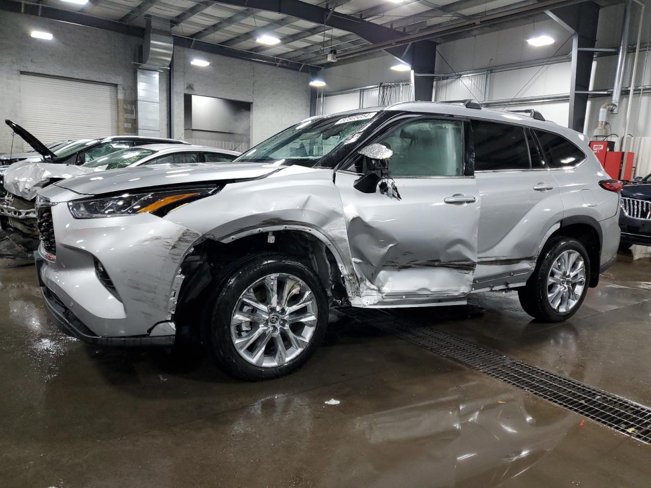 TOYOTA HIGHLANDER 2023
