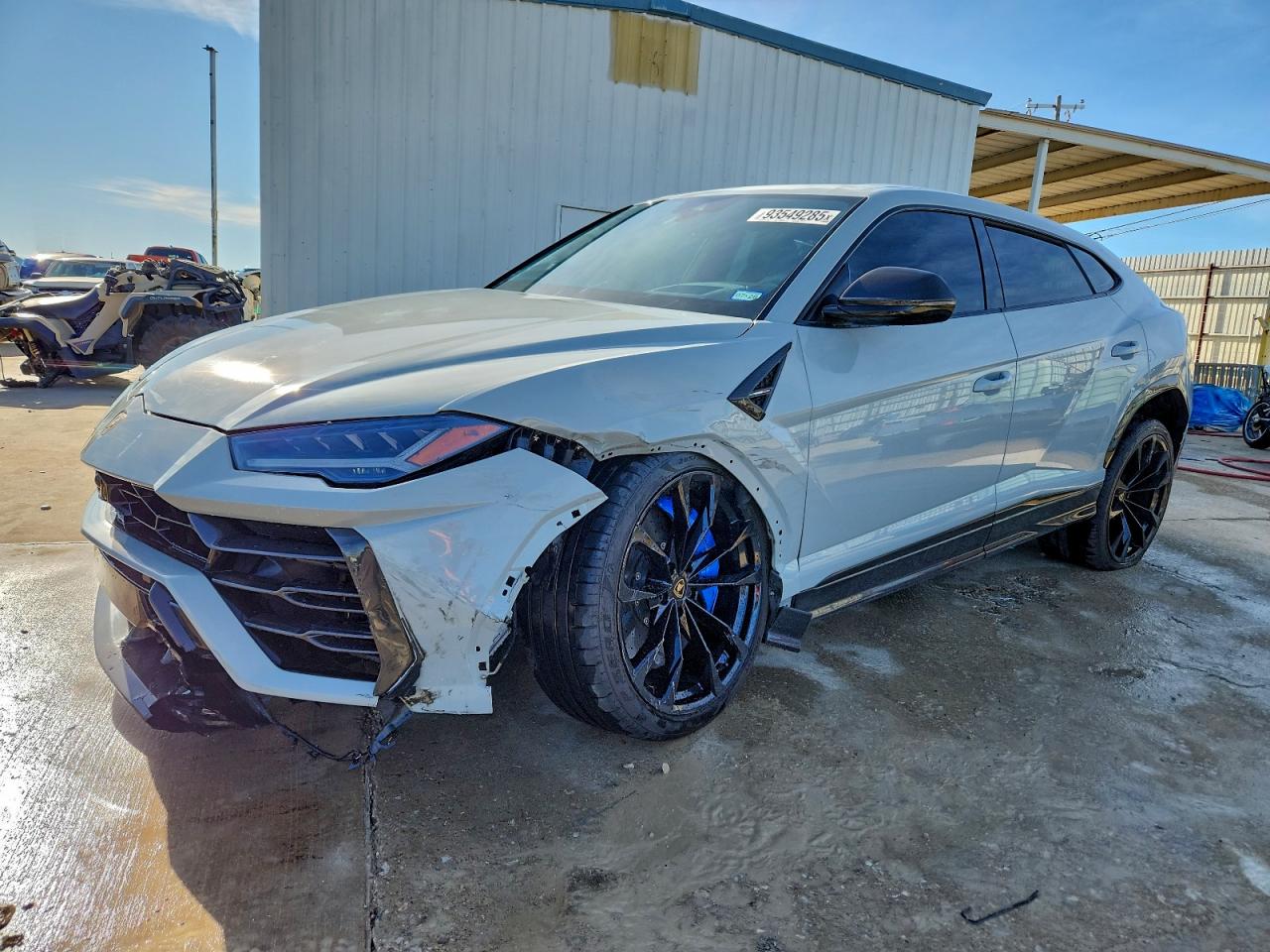 LAMBORGHINI URUS 2021