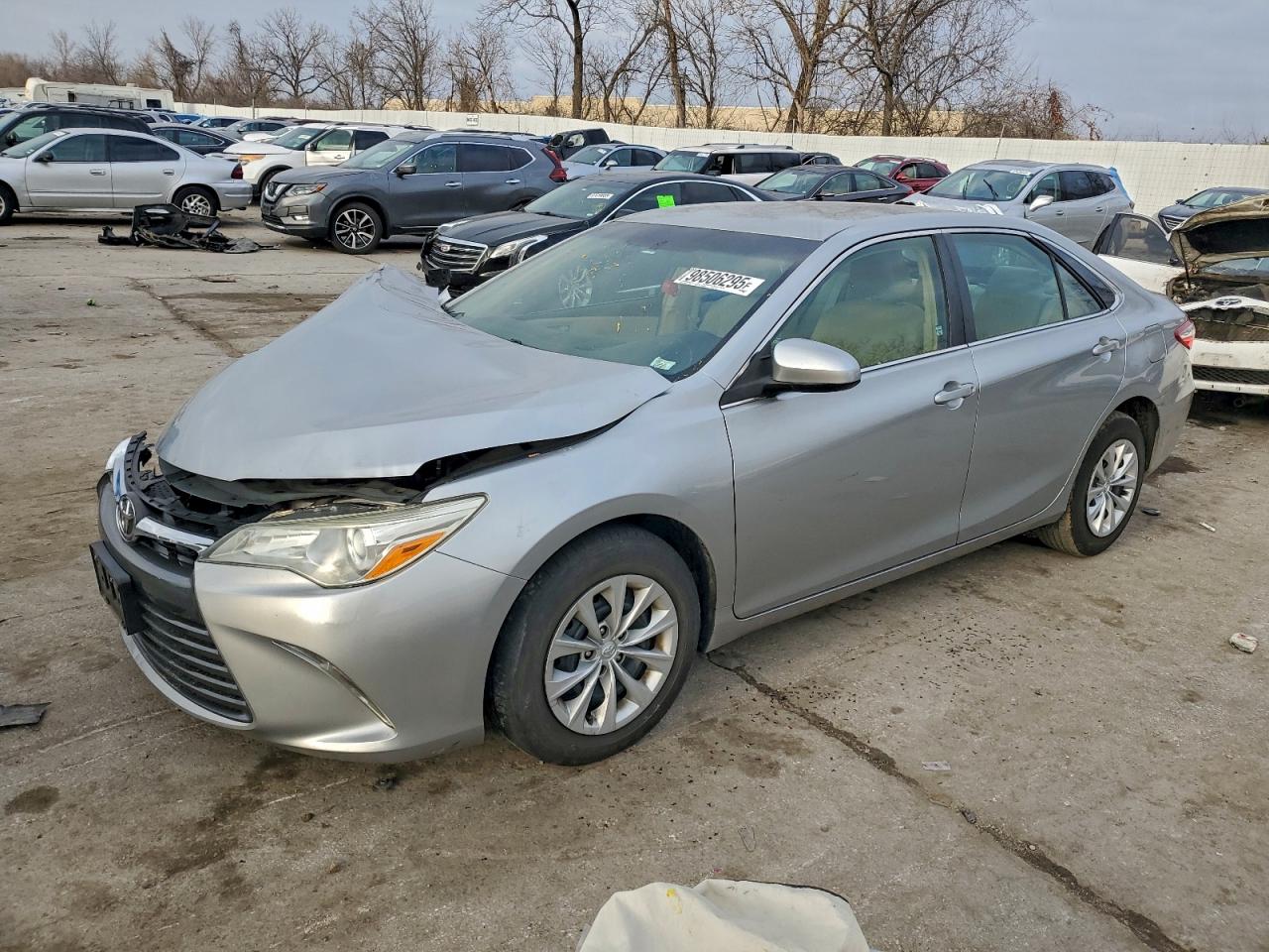 TOYOTA CAMRY LE 2015