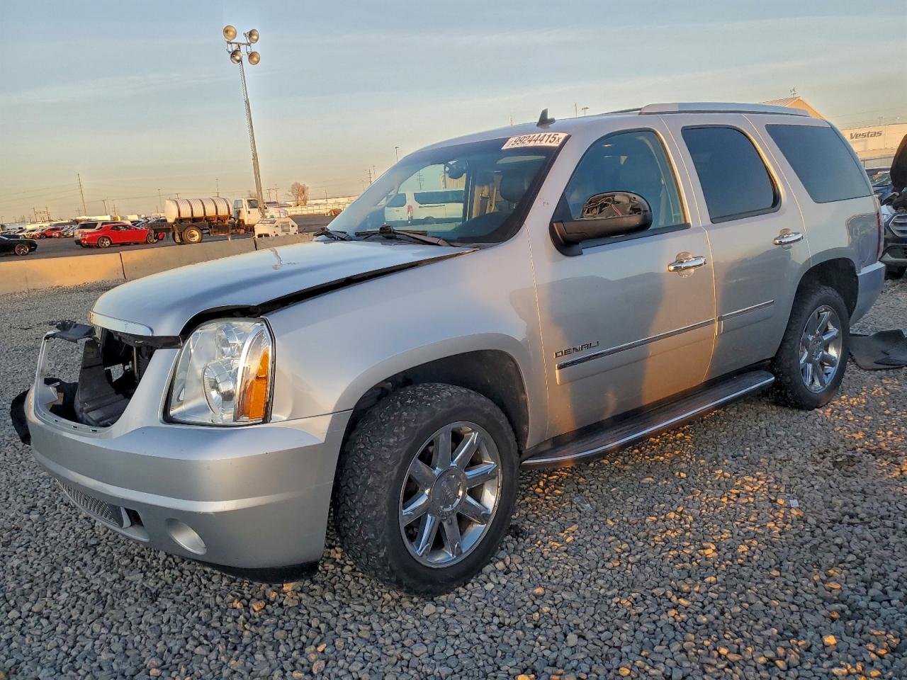 GMC YUKON DENA 2013