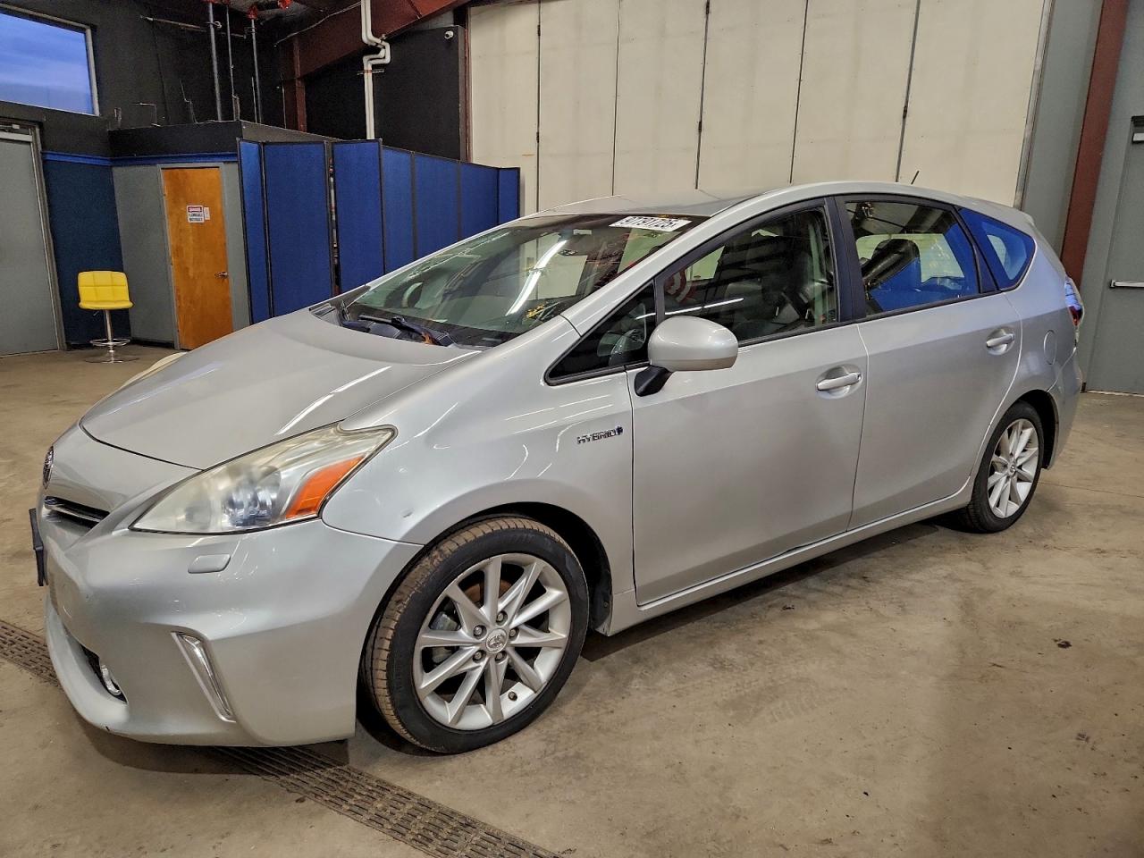 TOYOTA PRIUS V 2012