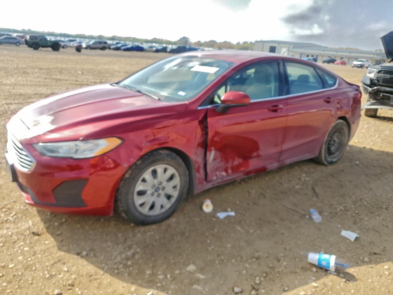 FORD FUSION S 2019