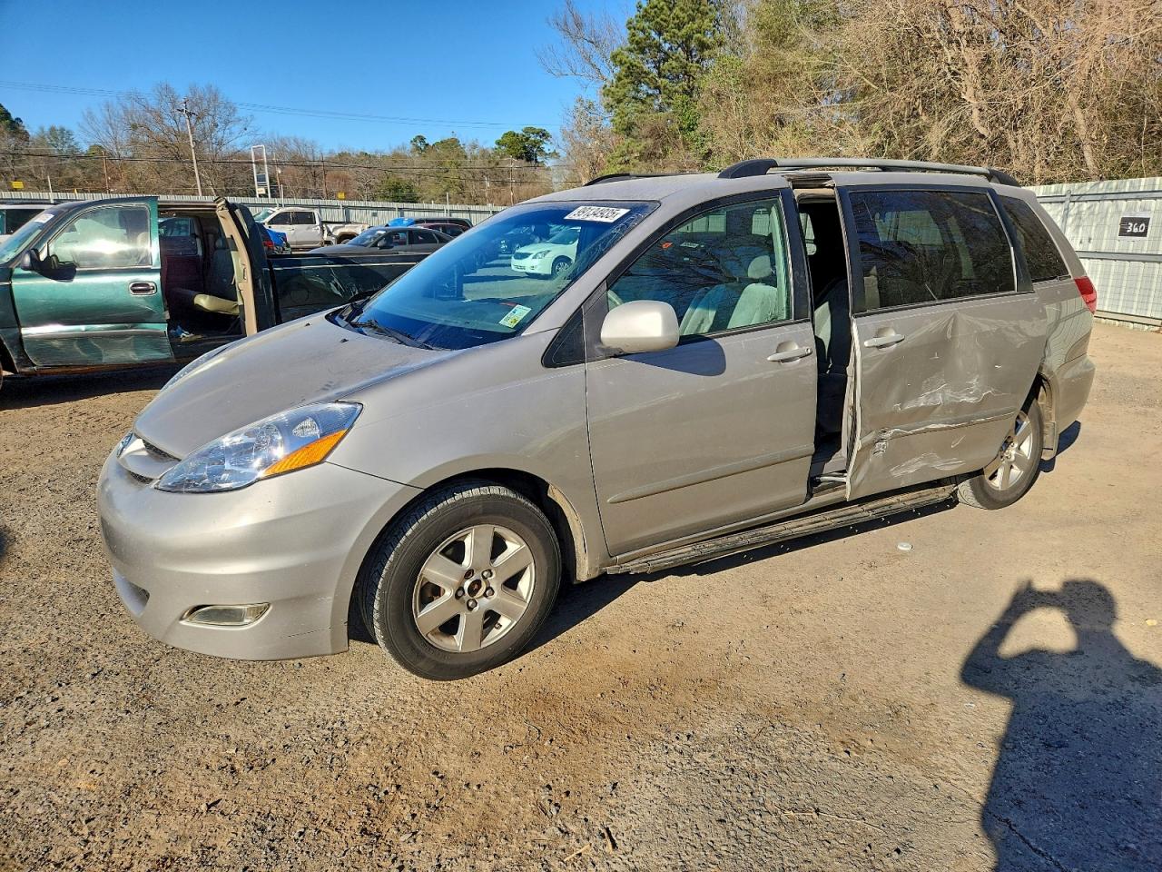 TOYOTA SIENNA XLE 2007