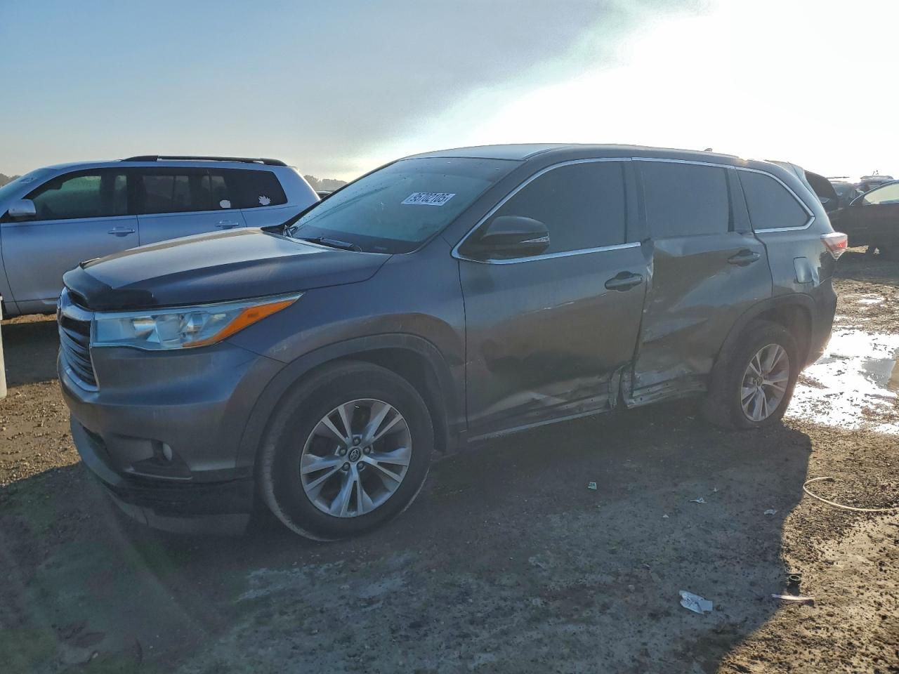 TOYOTA HIGHLANDER 2016