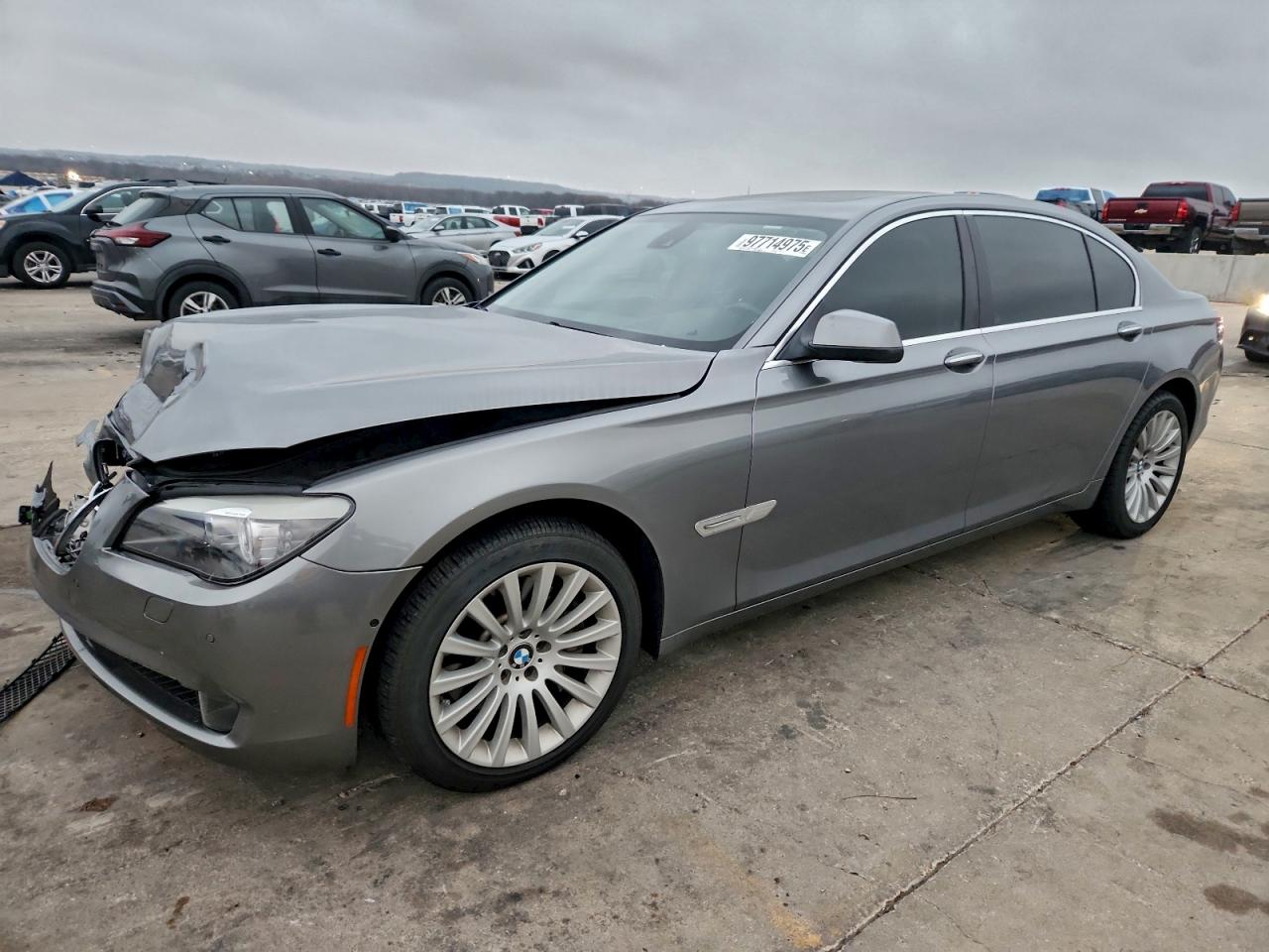 BMW 750 2012