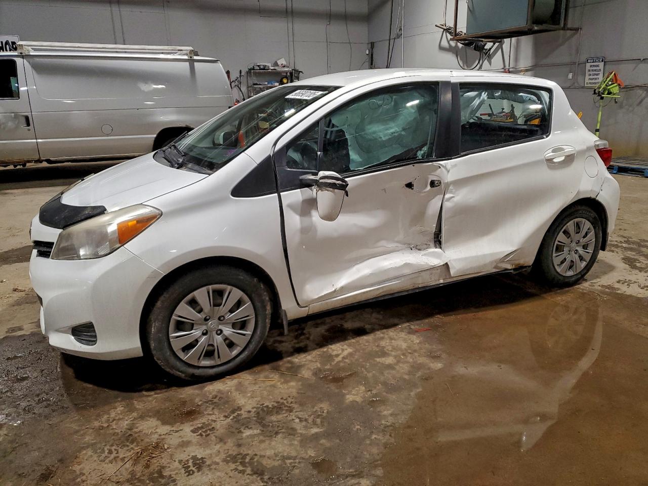 TOYOTA YARIS 2014