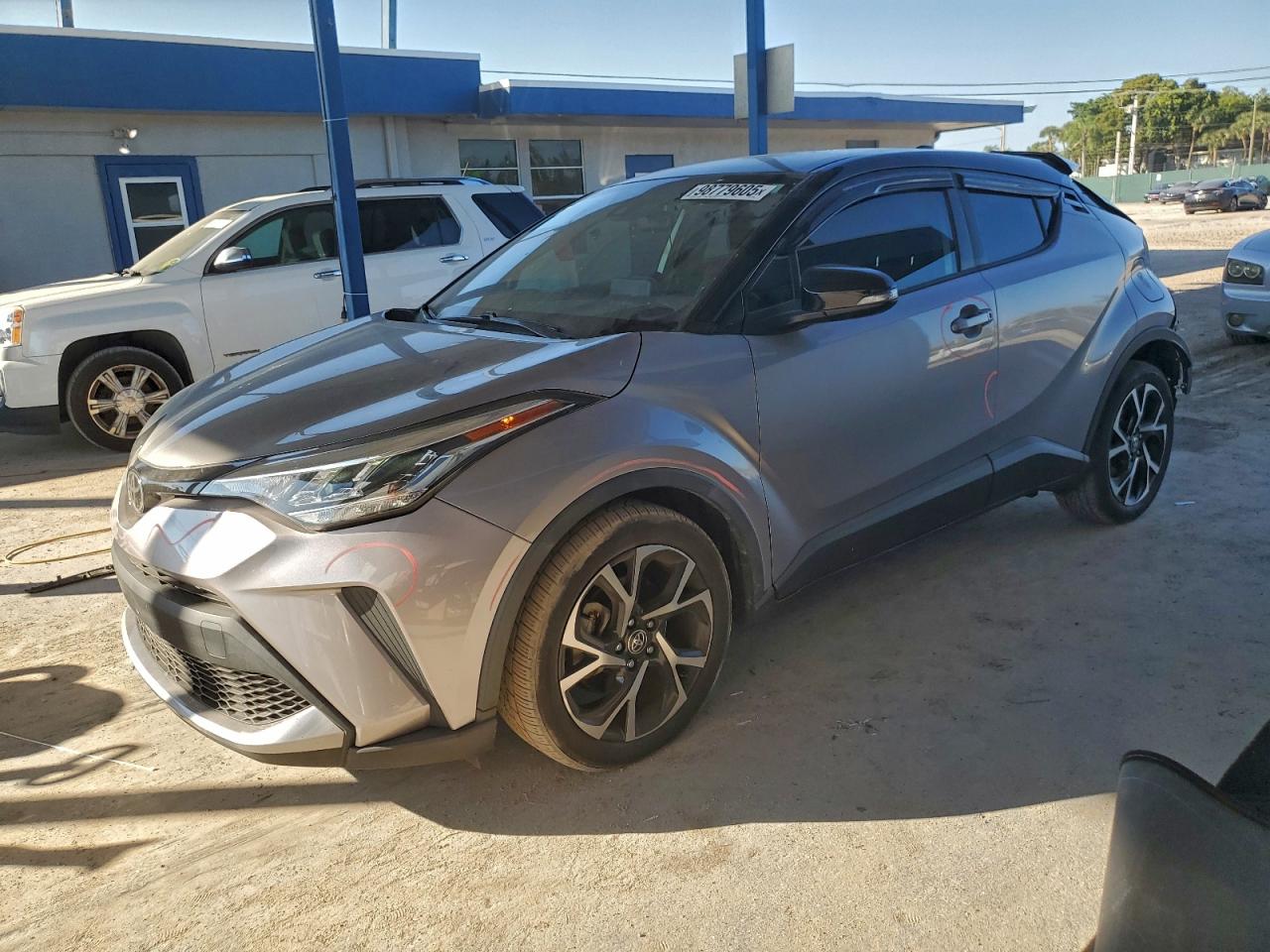 TOYOTA C-HR XLE 2020