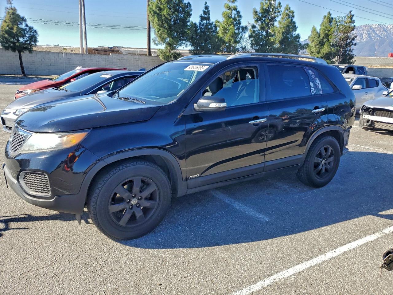 KIA SORENTO LX 2013
