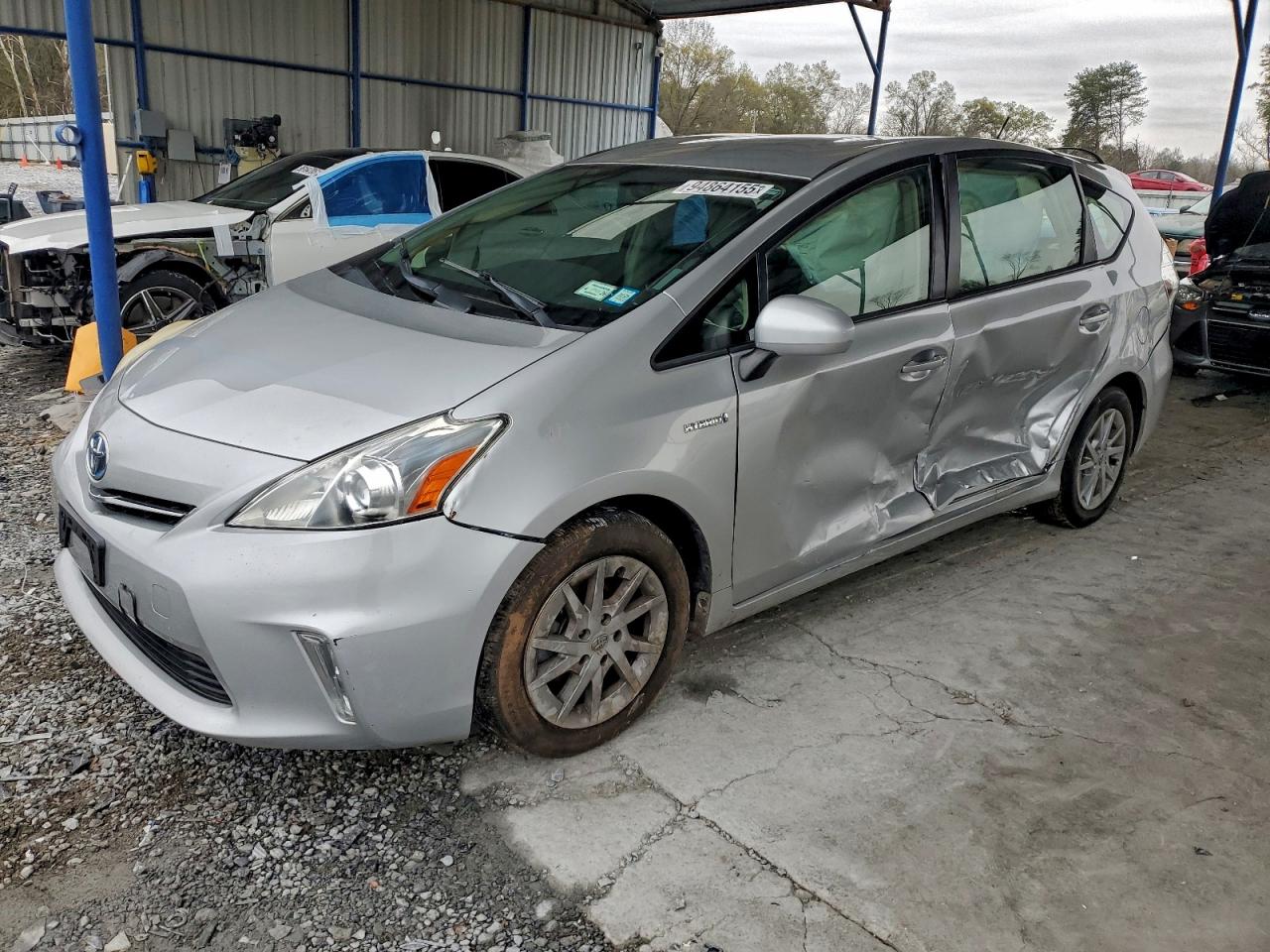 TOYOTA PRIUS V 2012