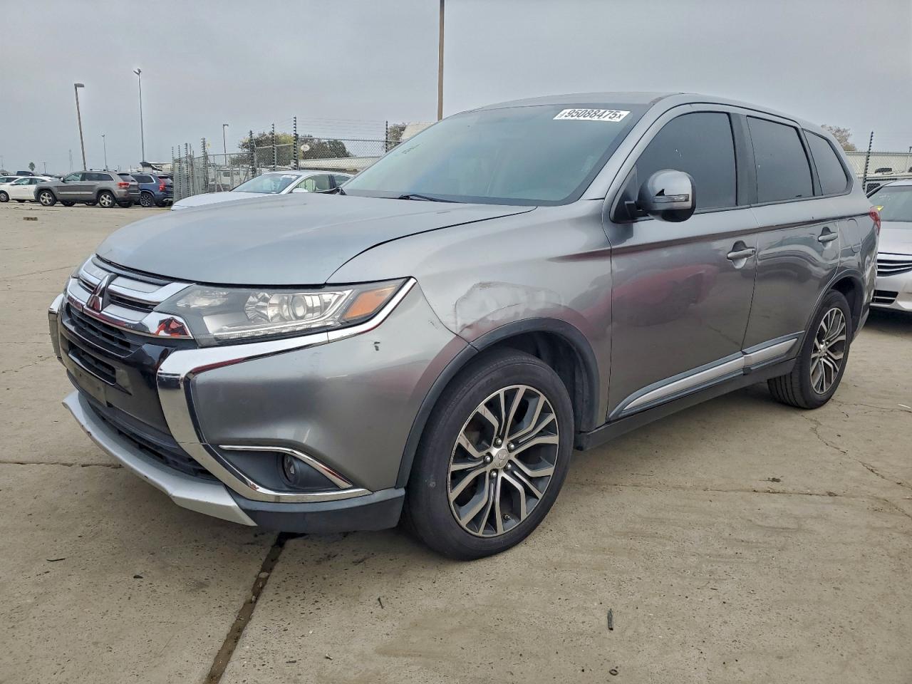 MITSUBISHI OUTLANDER 2016