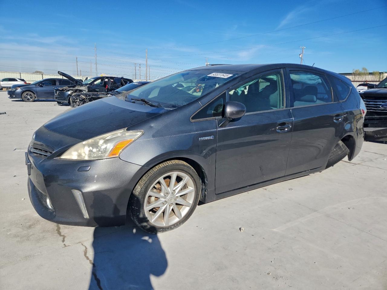 TOYOTA PRIUS V 2014