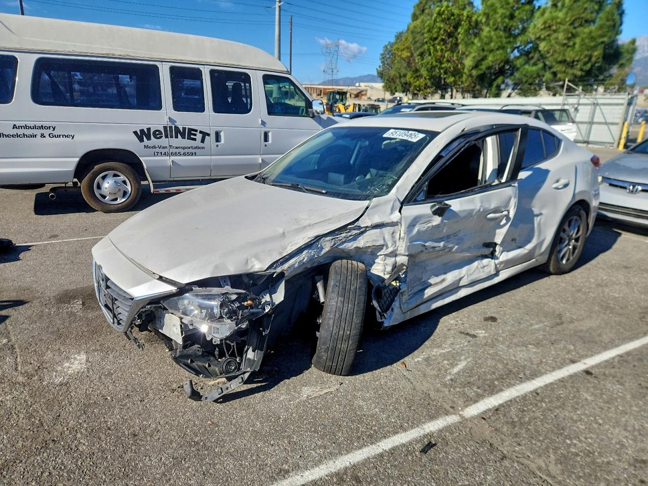 MAZDA 3 2015