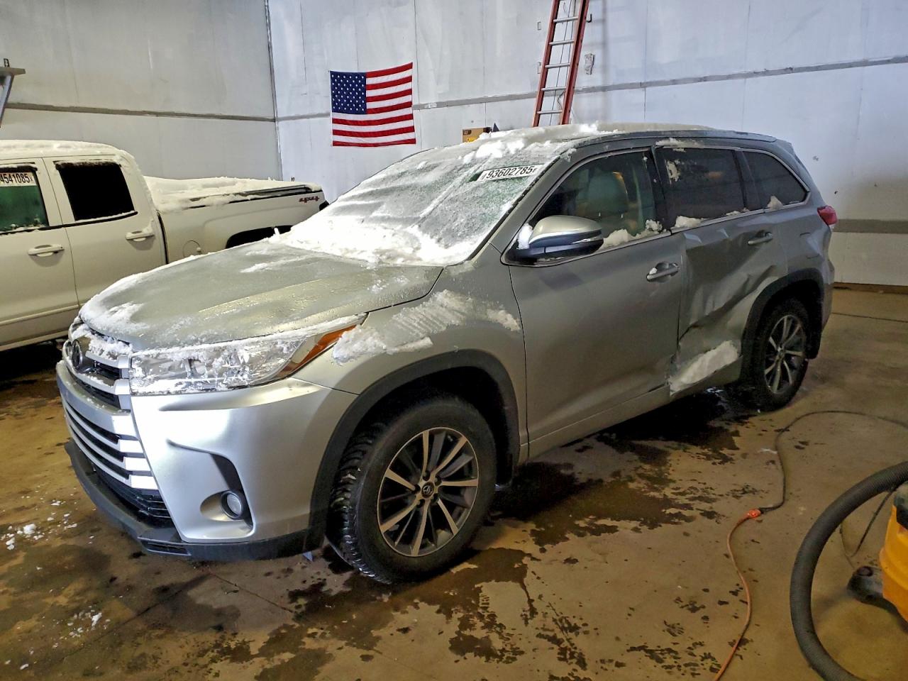 TOYOTA HIGHLANDER 2017