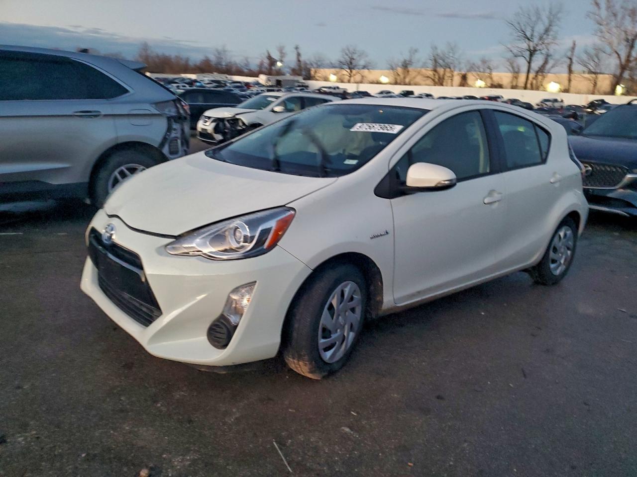TOYOTA PRIUS C 2015