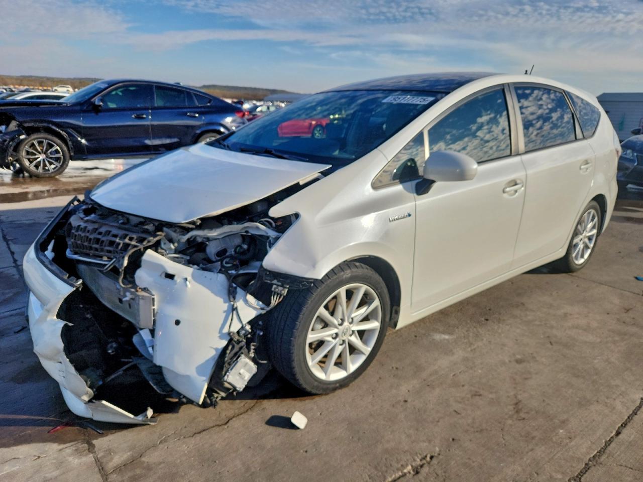 TOYOTA PRIUS V 2012