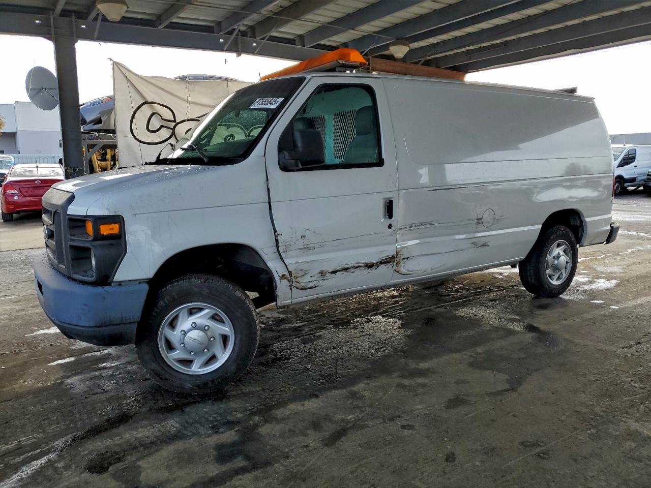 FORD ECONOLINE 2011