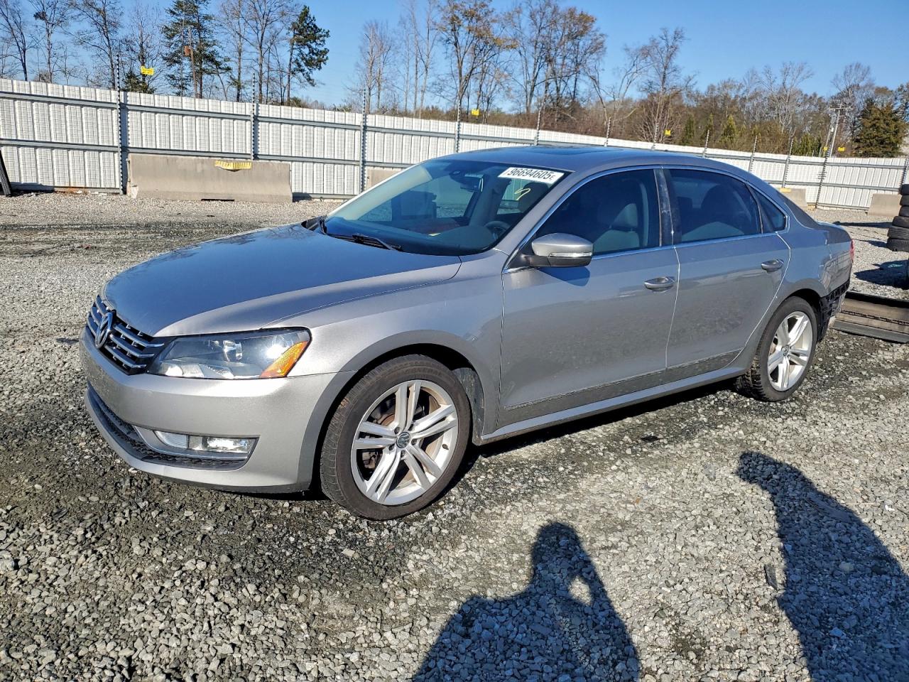 VOLKSWAGEN PASSAT SEL 2013