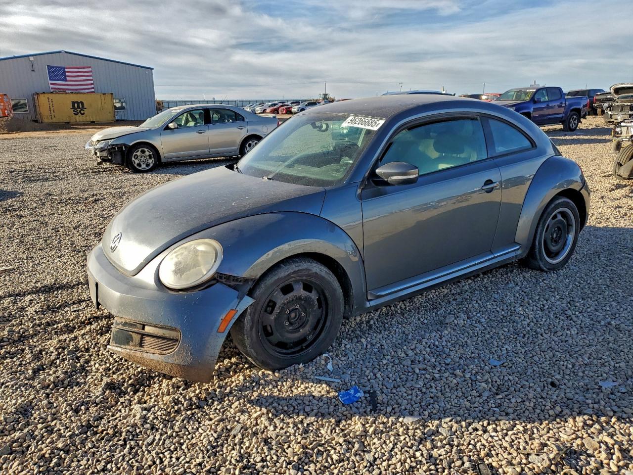 VOLKSWAGEN BEETLE 2012