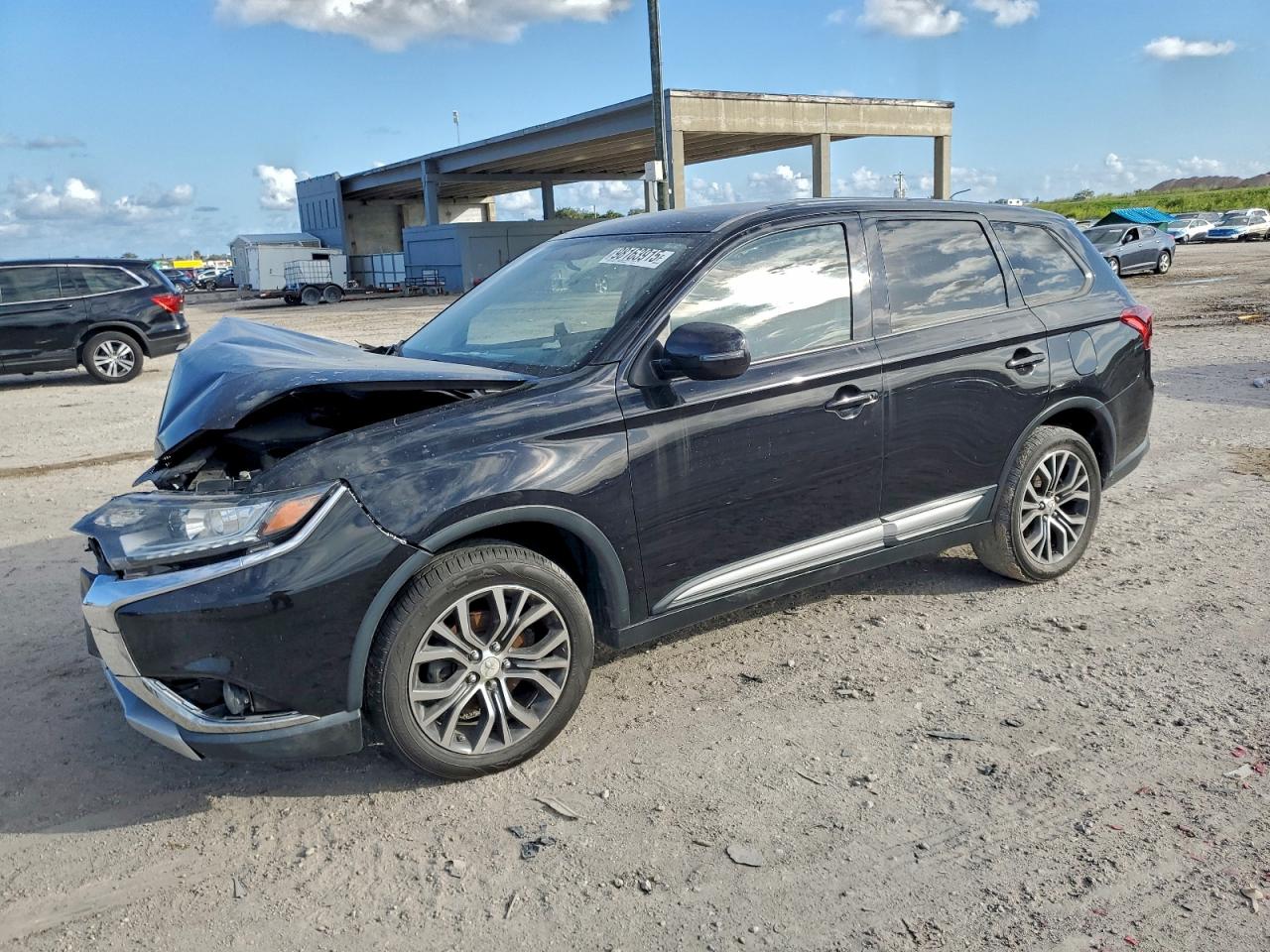 MITSUBISHI OUTLANDER 2016