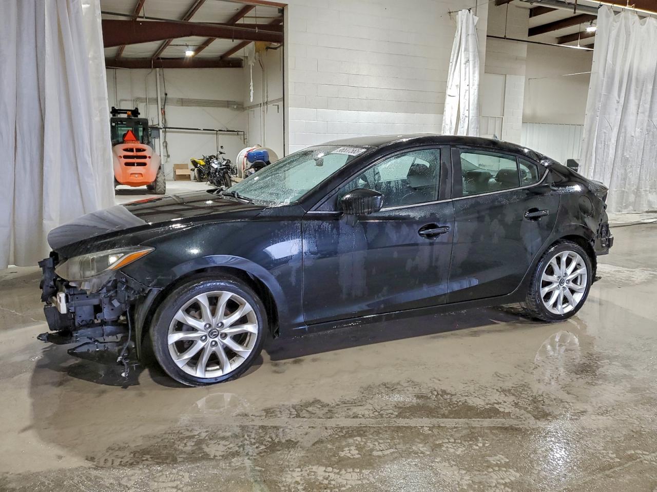 MAZDA 3 2015