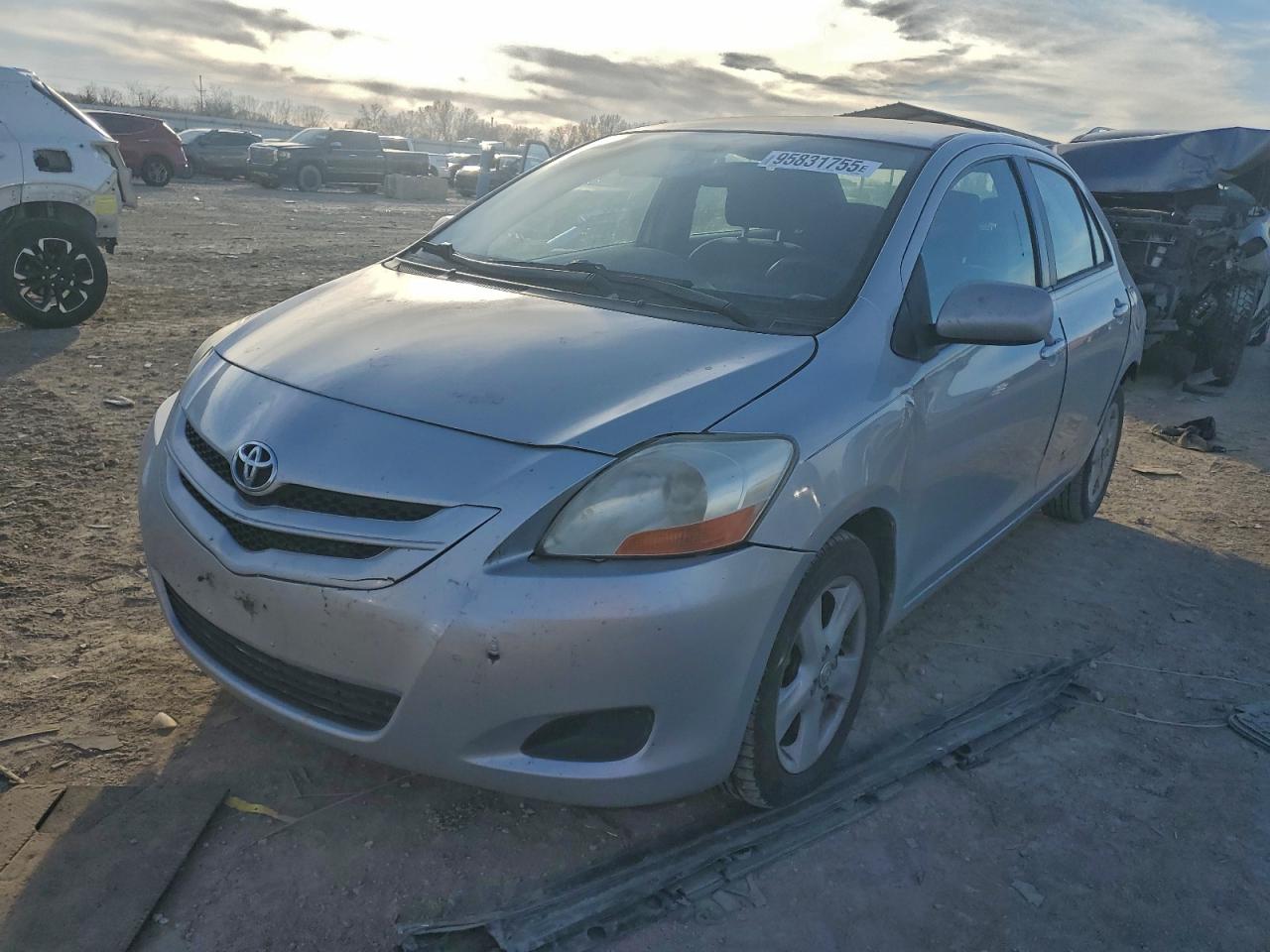 TOYOTA YARIS 2008