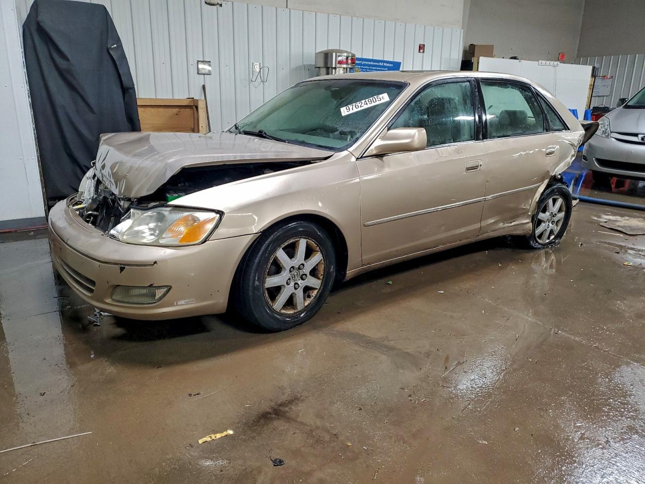 TOYOTA AVALON 2002