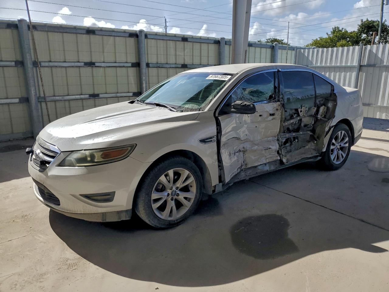 FORD TAURUS SEL 2011