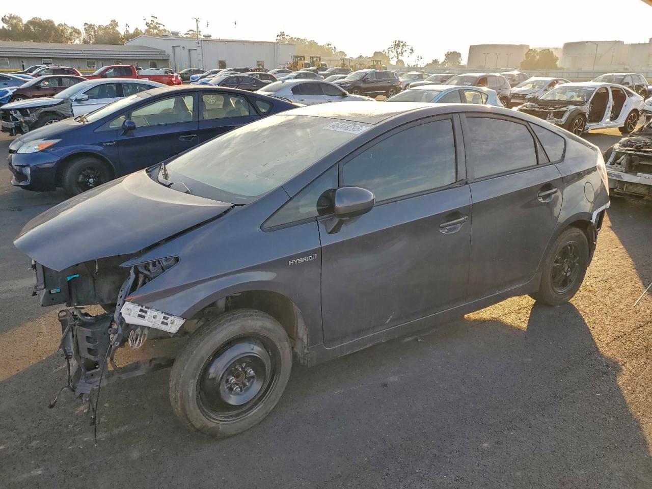 TOYOTA PRIUS 2015