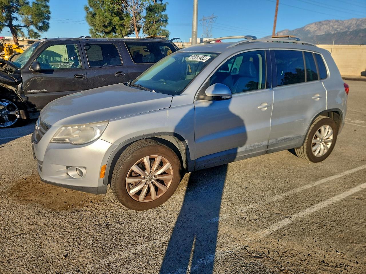 VOLKSWAGEN TIGUAN S 2011