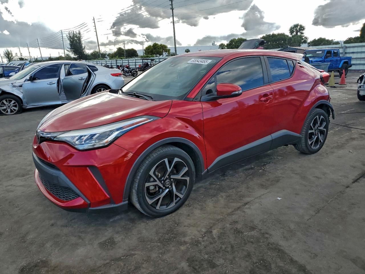 TOYOTA C-HR XLE 2020