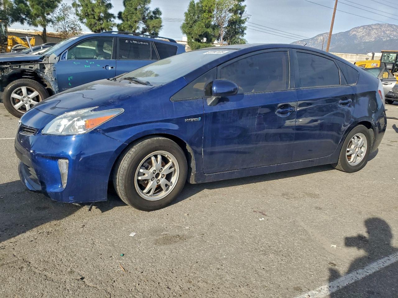 TOYOTA PRIUS 2014
