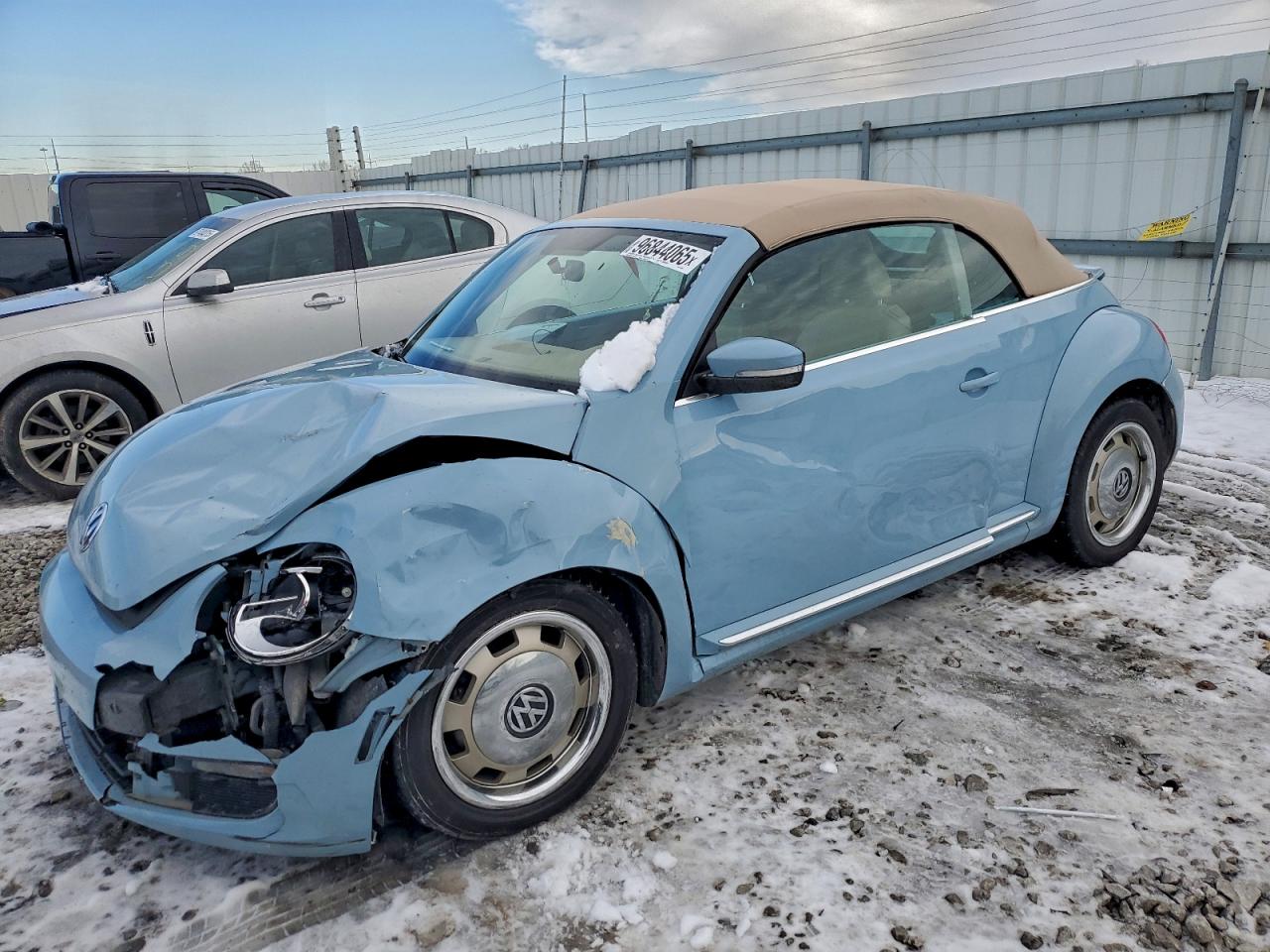 VOLKSWAGEN BEETLE 1.8 2015