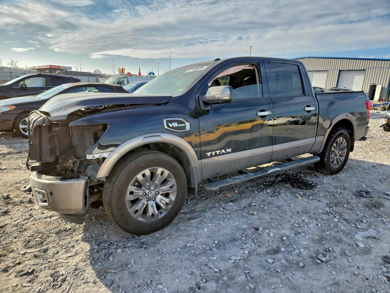 NISSAN TITAN 2017