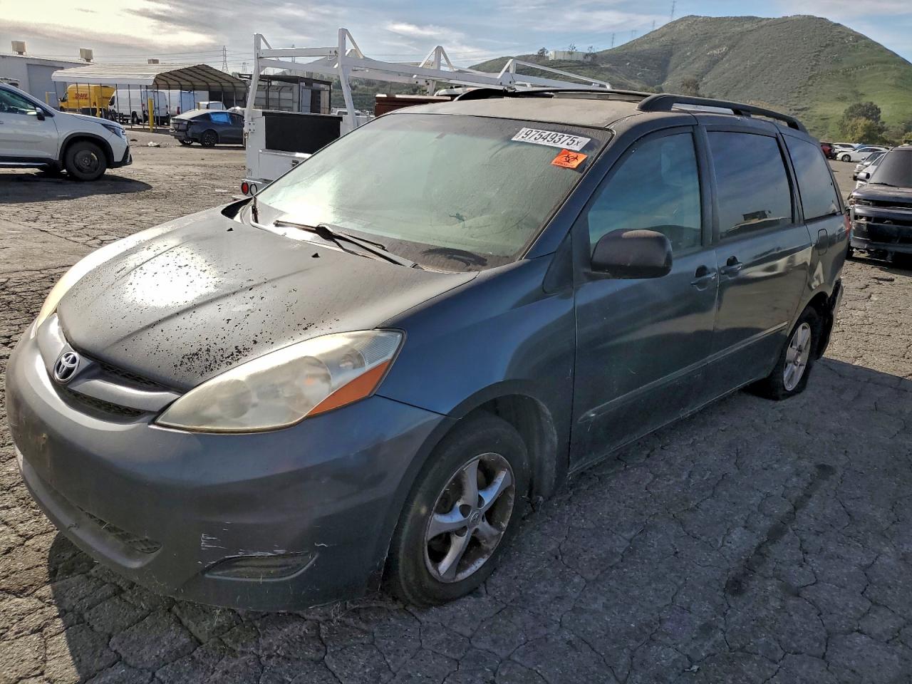 TOYOTA SIENNA CE 2010