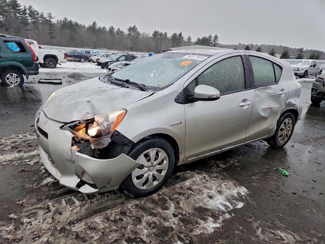 TOYOTA PRIUS C 2013