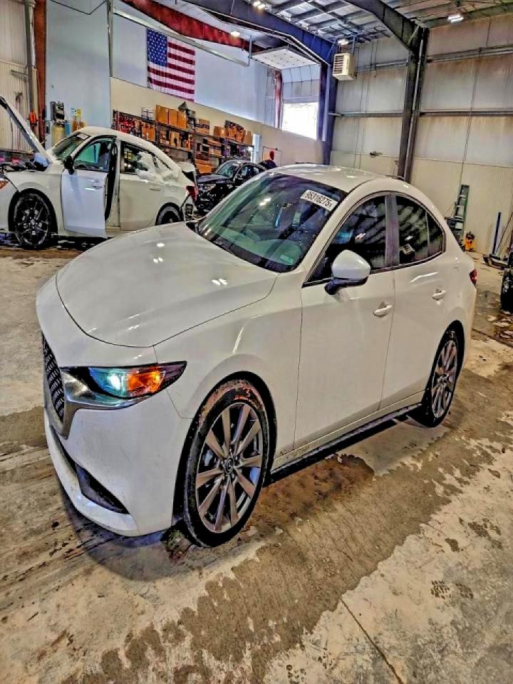 MAZDA 3 2021