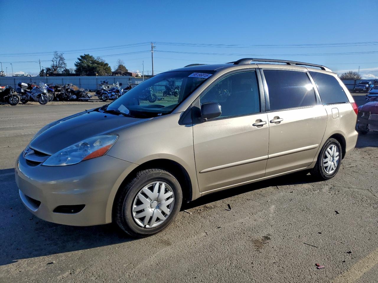 TOYOTA SIENNA CE 2009