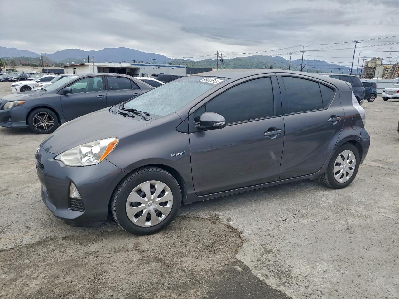 TOYOTA PRIUS C 2012