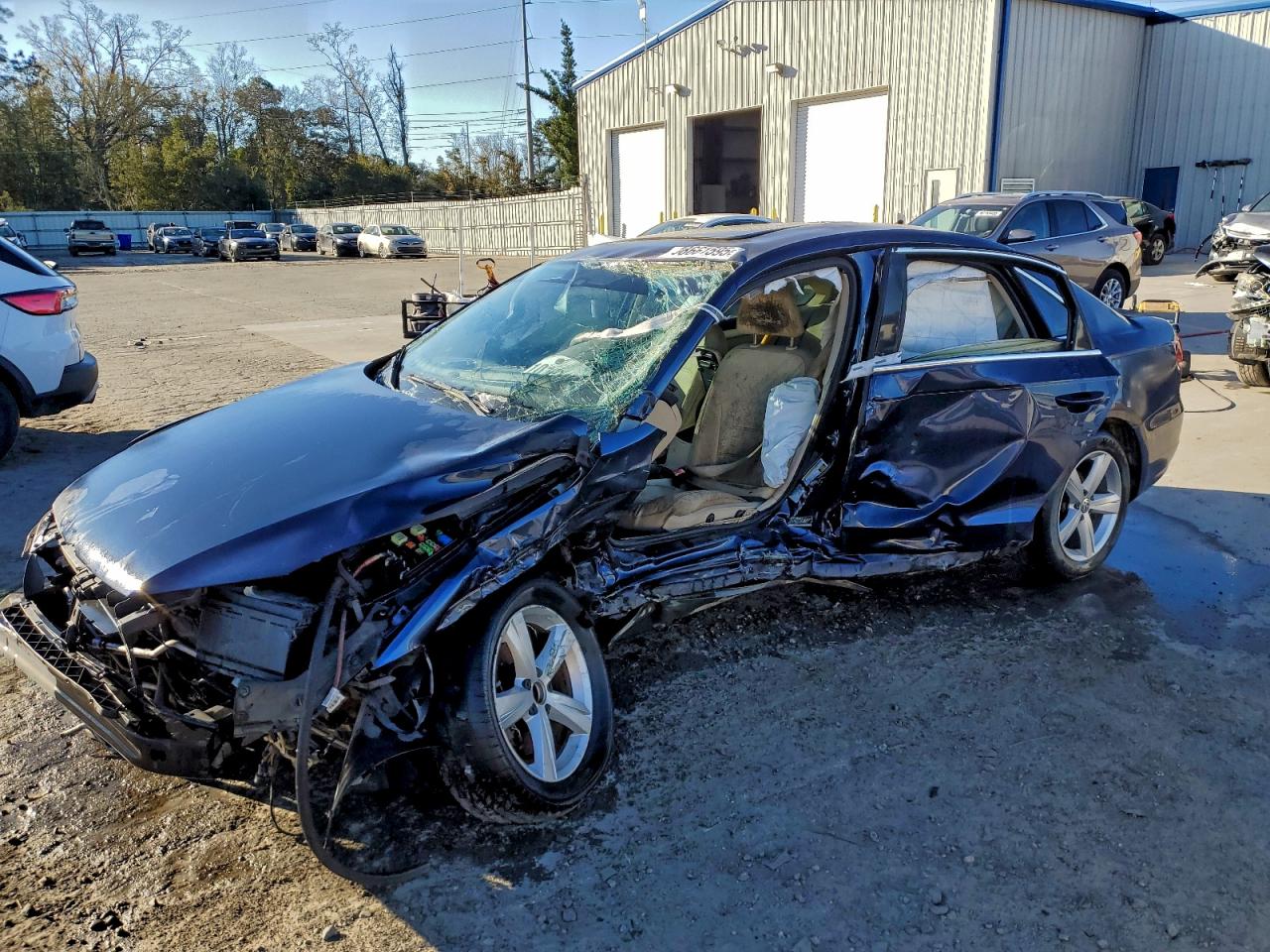 VOLKSWAGEN PASSAT 2013