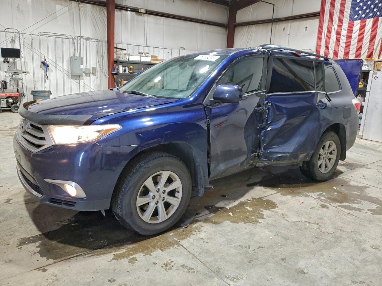 TOYOTA HIGHLANDER 2013